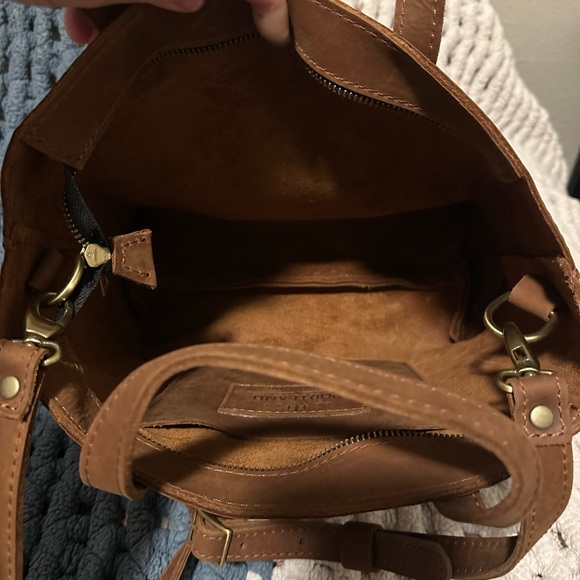 New! Portland Leather AP Medium Crossbody Tote with Zipper in Brown. - Picture 14 of 14